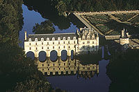 Loire Valley Castles Day Trip by Minivan: Chenonceau, Cheverny and Chambord