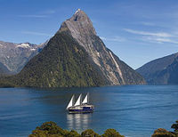 Milford Sound Mariner Overnight Cruise from Queenstown