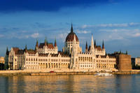 Budapest Combo: Hop-On Hop-Off Tour, Sightseeing Cruise and Hungarian Lunch or Dinner