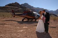 Bröllop i the Valley of Fire utanför Las Vegas