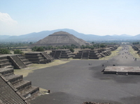 Pirámides de Teotihuacan y Santuario de Guadalupe