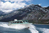 Lake Minnewanka Coach Tour and Cruise from Banff