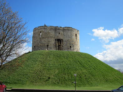  - clifford-tower-in-york-photo_6508388-fit468x296