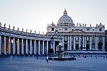 Skip the Line: Vatican Museums Walking Tour including Sistine Chapel, Raphael's Rooms and St Peter's