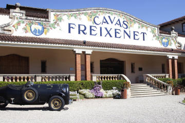 Sitges and Freixenet's Cava Wine Cellars Day Trip from Barcelona