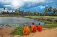 Angkor Temples Tour and Overnight Buddhist Monastery Stay