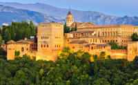 Granada Day Trip from Seville Including Skip-the-Line Entrance to Alhambra Palace and Optional Albai