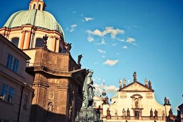 Small-Group Prague Walking Tour: Old Town, Wenceslas Square and Jewish Quarter with Dessert