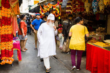 Private Tour of Bangkok's Multicultural Markets with a Local Guide