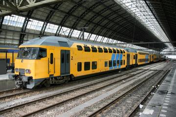 Private Arrival Transfer: Amsterdam Train Station