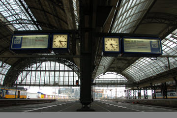 Private Departure Transfer: Amsterdam Train Station