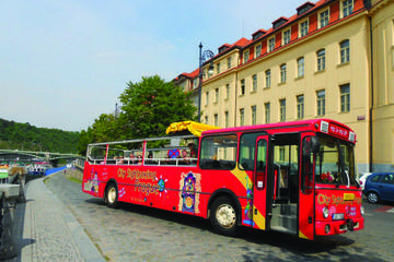 Prague Hop-On Hop-Off Tour: Jewish Quarter and Prague Castle Tours plus Vltava Cruise