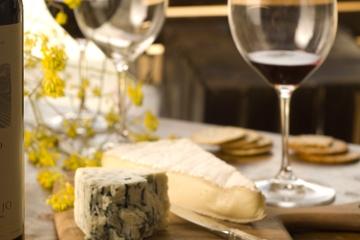 Small-Group Wine and Cheese Tasting in Paris