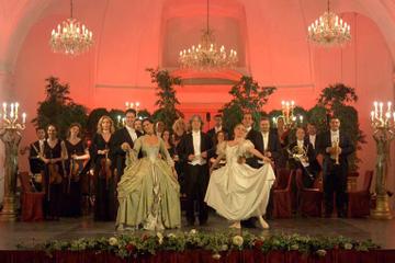 Schonbrunn Palace Evening: Palace Tour, Dinner and Concert