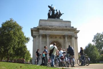 London Super Saver: Royal London Bike Tour plus Evening Walking Tour with Fish and Chips Dinner