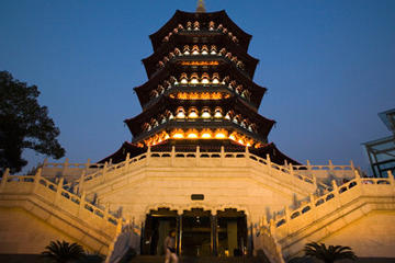 Hangzhou Cultural Tour Including Leifeng Pagoda, China National Silk Museum and Qinghefang Cultural Street