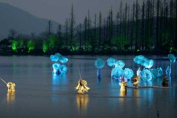 Hangzhou Night Tour: Dinner and 'Impression West Lake' Show