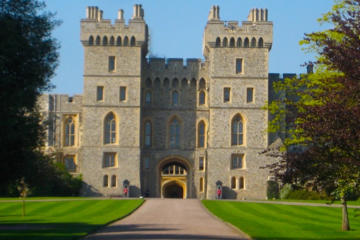 Small-Group Windsor Castle Bike Tour from London