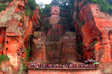 2-Day Private Tour of Leshan Grand Buddha and Emei Shan including Monastery Stay