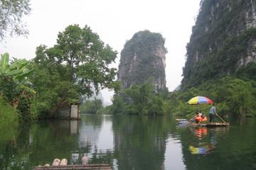 3-Day Tour from Hong Kong to Yangshuo Including Victoria Peak, Chinese Cooking Class and Moon Hill Hike