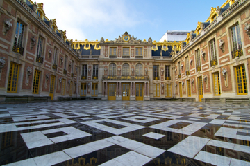 Versailles Half-Day Trip from Paris: Marie-Antoinettes Hamlet, Palace of Versailles and Gardens