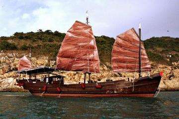 Hong Kong Sunset Junk Boat Cruise with Dinner on Lamma Island